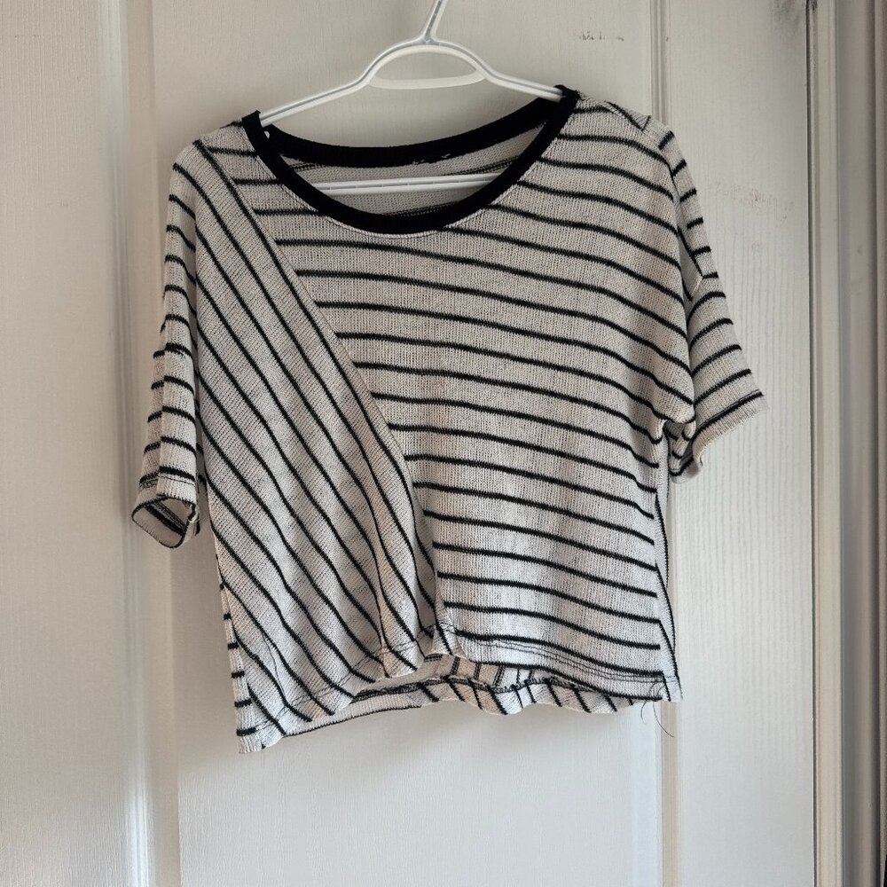 summery knit loose top